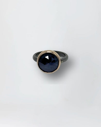 STRIPED SAPPHIRE RING