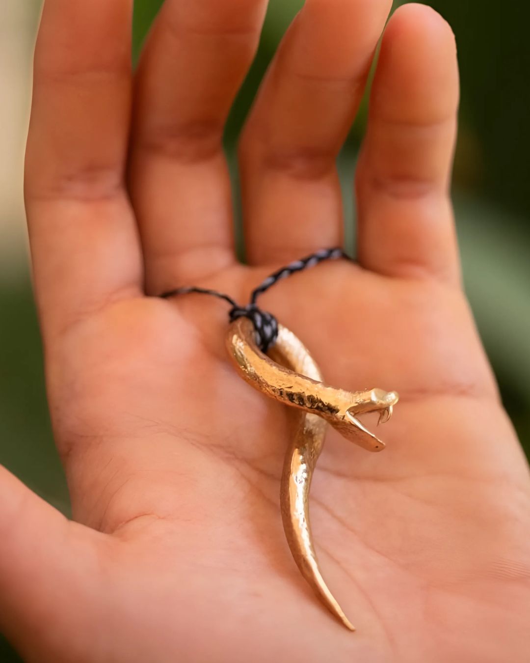 SNAKE NECKLACE